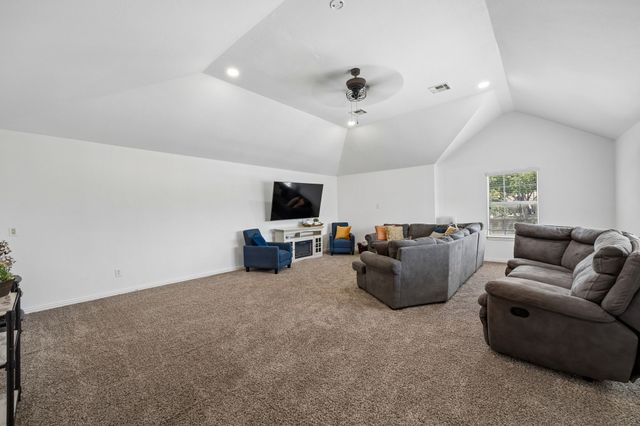 750 Peco Street, Lantana, TX 76226
