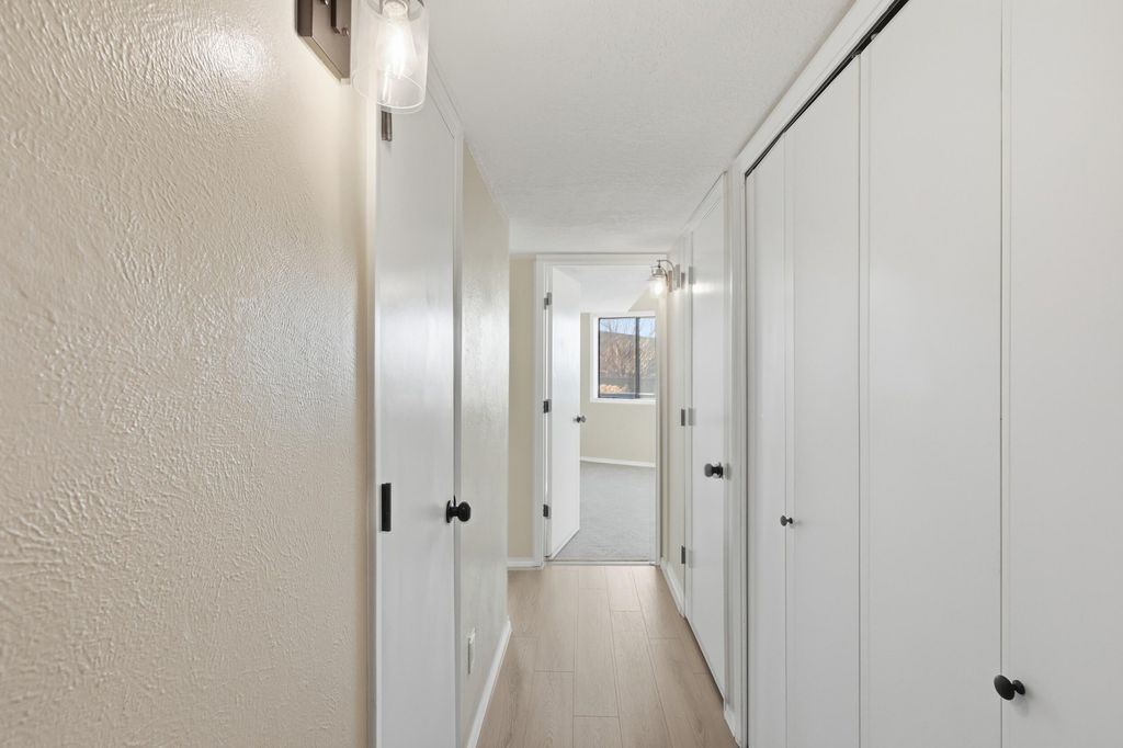 Image 15 of property listing at 720 Tramway Lane NE UNIT 24, Albuquerque, NM 87122