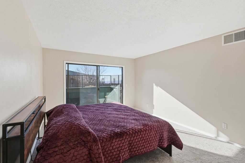 Image 21 of property listing at 720 Tramway Lane NE UNIT 24, Albuquerque, NM 87122