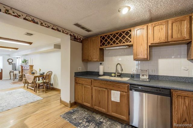 3971 S Shore Drive, Lapeer, MI 48446