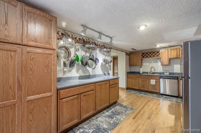 3971 S Shore Drive, Lapeer, MI 48446