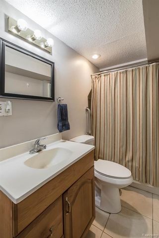 3971 S Shore Drive, Lapeer, MI 48446