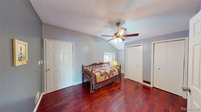 3971 S Shore Drive, Lapeer, MI 48446