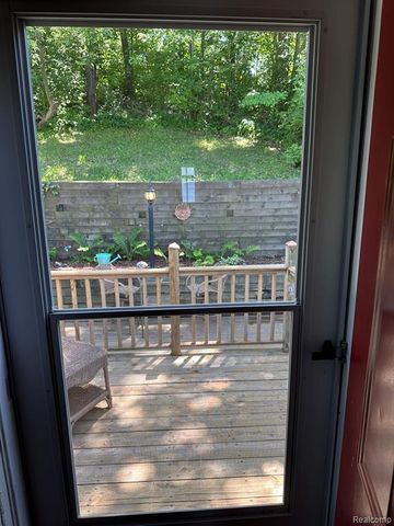 3971 S Shore Drive, Lapeer, MI 48446