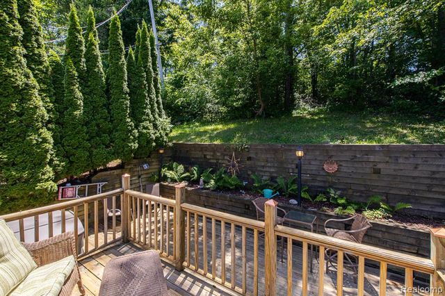 3971 S Shore Drive, Lapeer, MI 48446