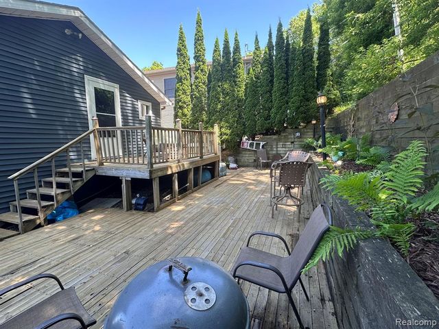 3971 S Shore Drive, Lapeer, MI 48446