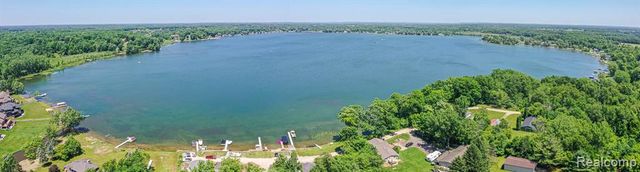 3971 S Shore Drive, Lapeer, MI 48446