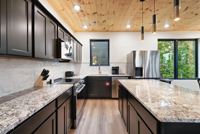 1222 Reedmont Way, Sevierville, TN 37876