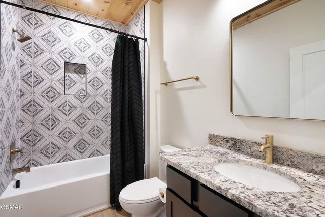 1222 Reedmont Way, Sevierville, TN 37876