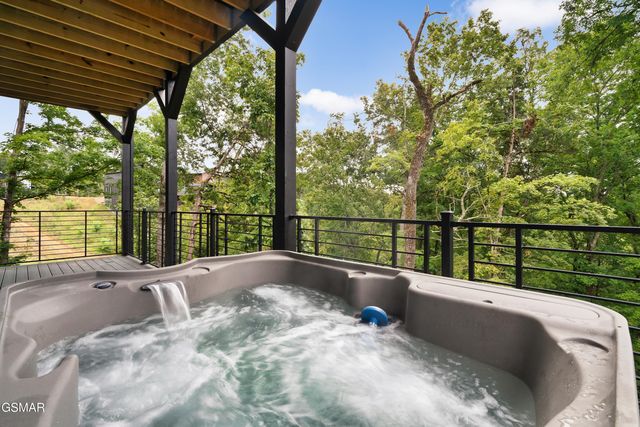 1222 Reedmont Way, Sevierville, TN 37876