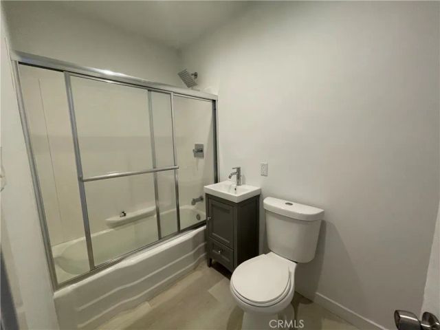 1152 E 77th, Los Angeles, CA 90001