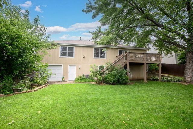 180 Rawlings Drive, Tonganoxie, KS 66086
