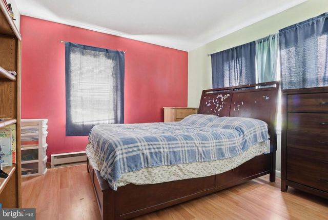 30 HANOVER ST, Codorus, PA 17311
