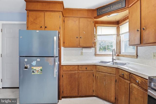 30 HANOVER ST, Codorus, PA 17311