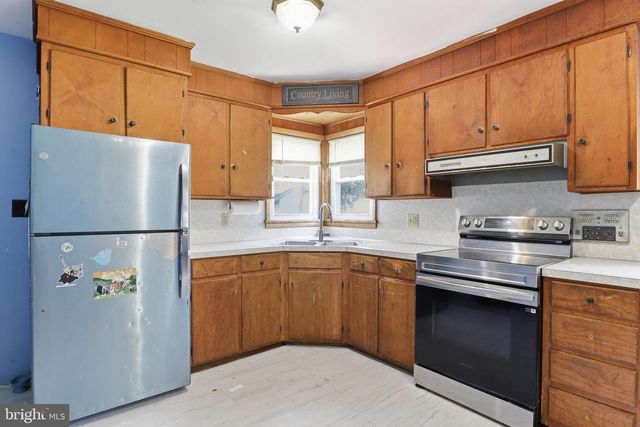 30 HANOVER ST, Codorus, PA 17311