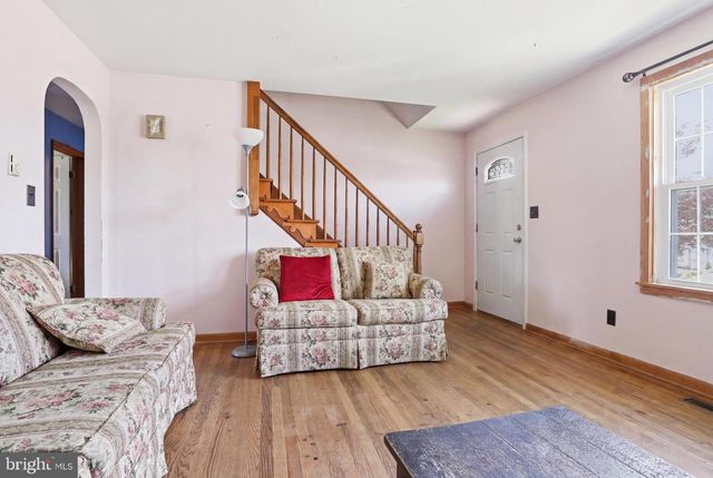 30 HANOVER ST, Codorus, PA 17311