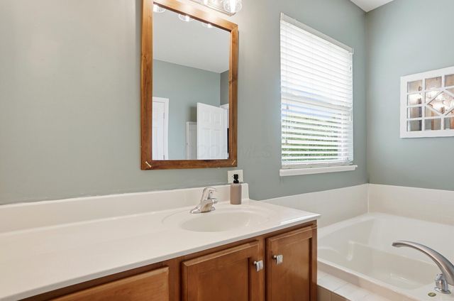 3261 Farmers Delight Drive, Lewis Center, OH 43035