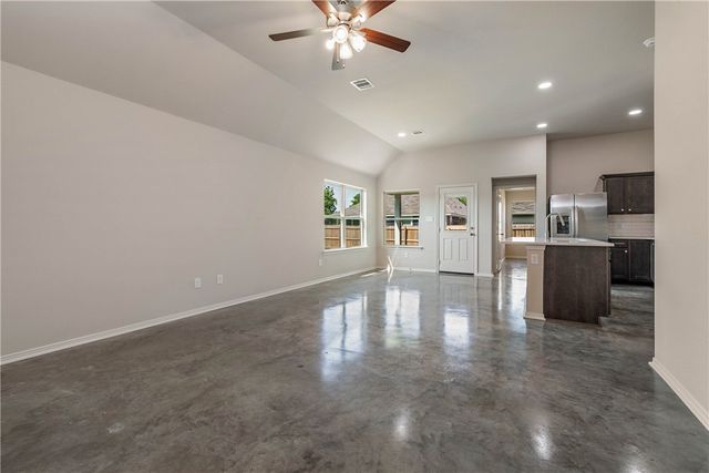 2807 Messenger Way, Bryan, TX 77803
