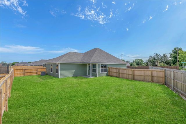 2807 Messenger Way, Bryan, TX 77803
