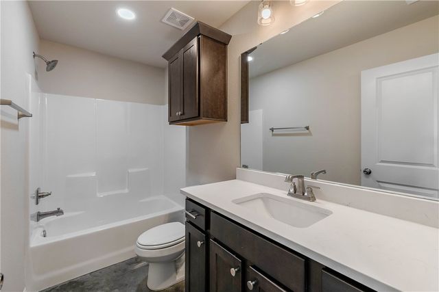 2807 Messenger Way, Bryan, TX 77803