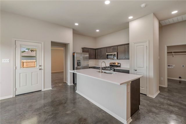 2807 Messenger Way, Bryan, TX 77803