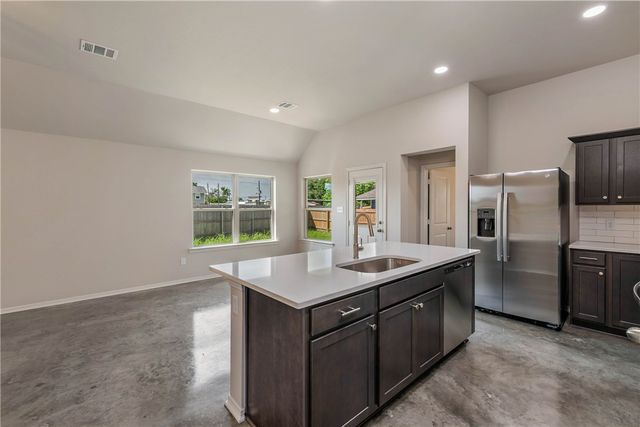 2807 Messenger Way, Bryan, TX 77803