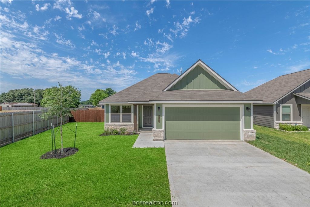 2807 Messenger Way, Bryan, TX 77803