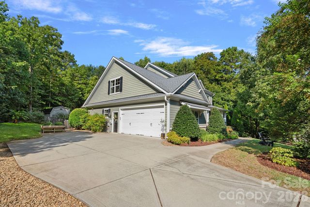174 Logan Crossing Drive, Davidson, NC 28036