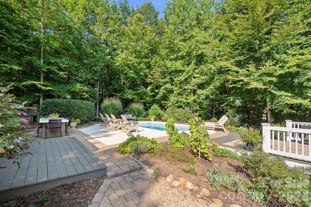 174 Logan Crossing Drive, Davidson, NC 28036