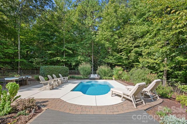 174 Logan Crossing Drive, Davidson, NC 28036