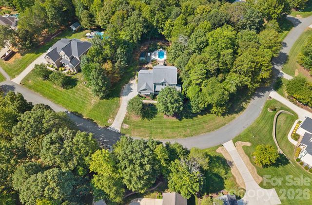 174 Logan Crossing Drive, Davidson, NC 28036