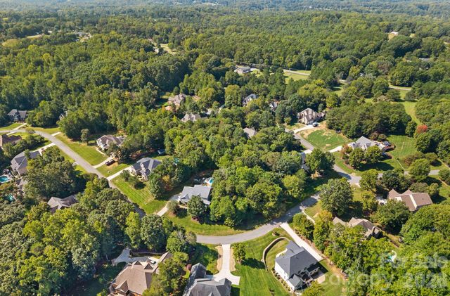 174 Logan Crossing Drive, Davidson, NC 28036