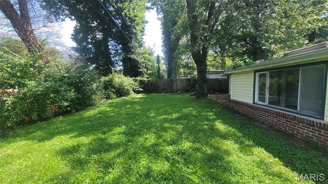 340 Holiday Hill Drive, Florissant, MO 63033