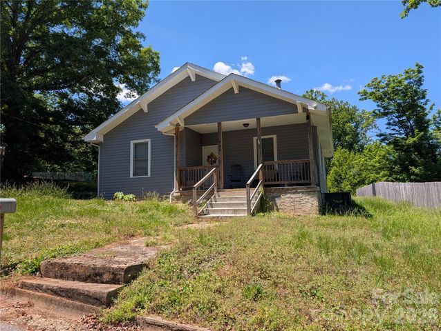 204 Shelby Street, Hickory, NC 28602
