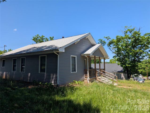 204 Shelby Street, Hickory, NC 28602