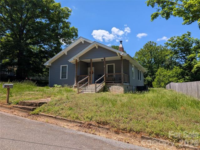 204 Shelby Street, Hickory, NC 28602