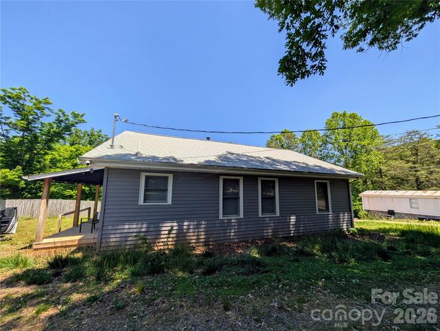 204 Shelby Street, Hickory, NC 28602