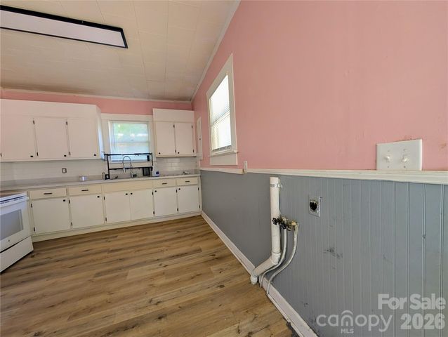 204 Shelby Street, Hickory, NC 28602