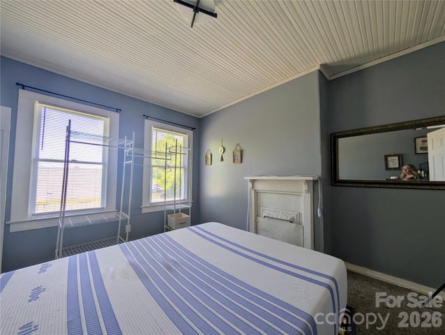204 Shelby Street, Hickory, NC 28602