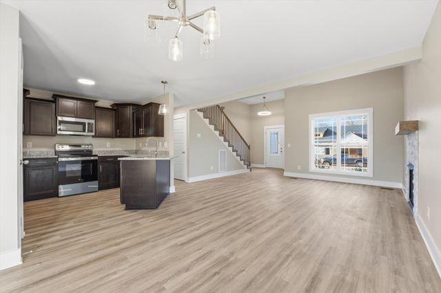 3035 Timberdale Dr, Clarksville, TN 37042