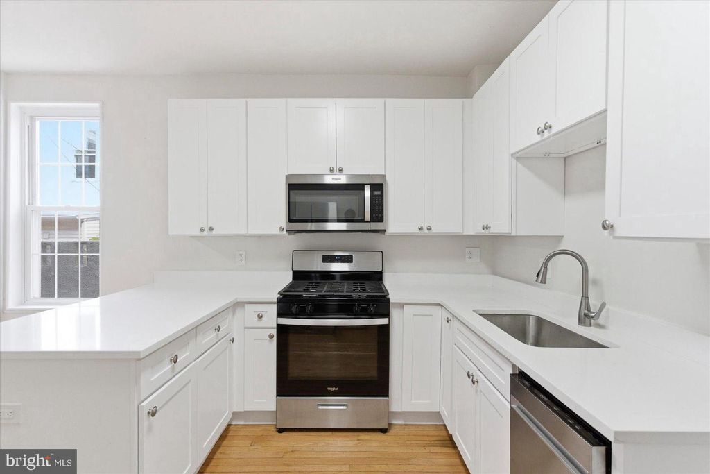 Image 13 of property listing at 1301 CLARKSON ST, Baltimore, MD 21230