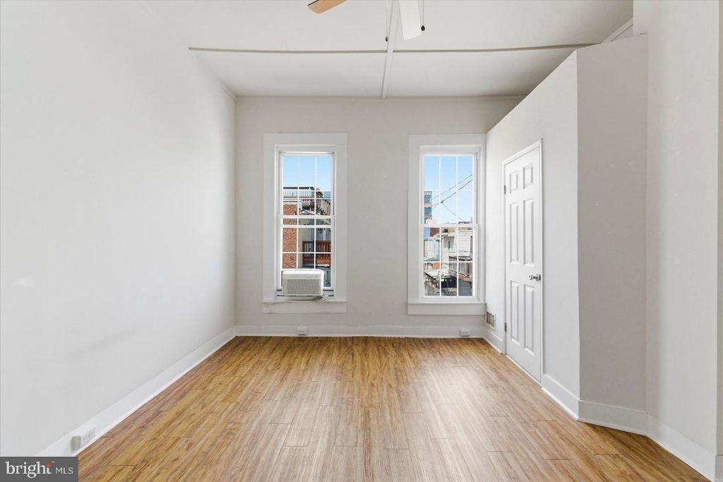 Image 19 of property listing at 1301 CLARKSON ST, Baltimore, MD 21230