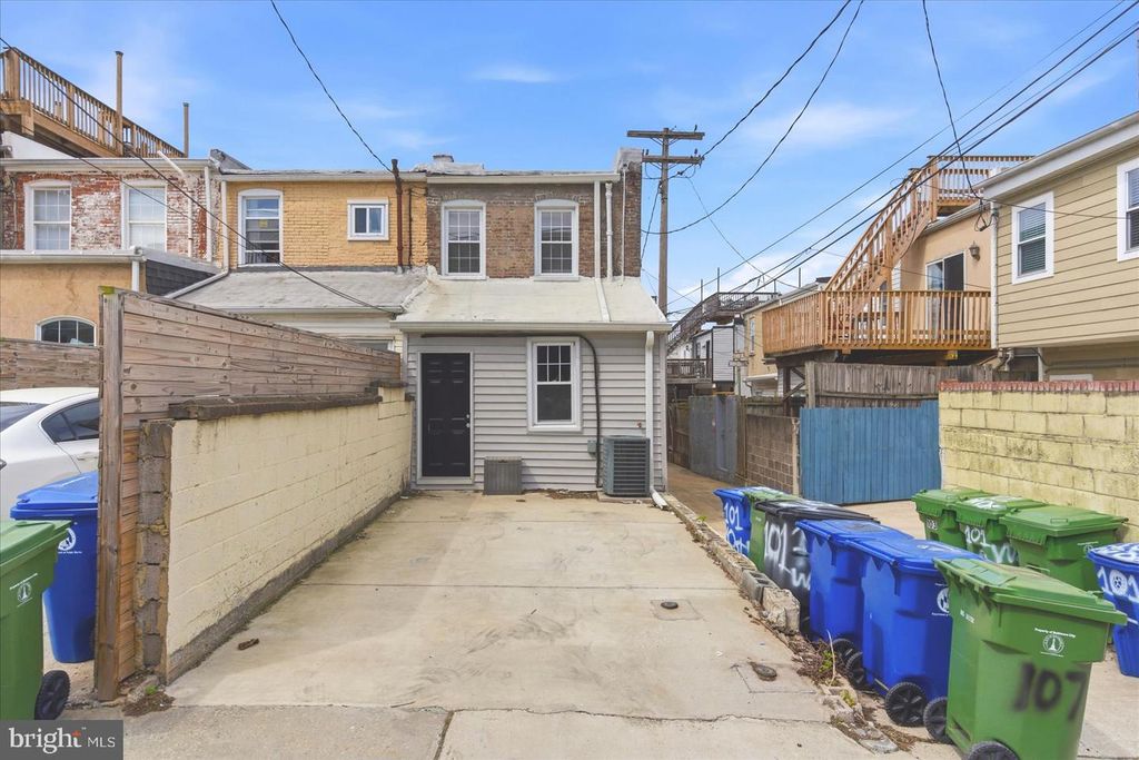 Image 31 of property listing at 1301 CLARKSON ST, Baltimore, MD 21230