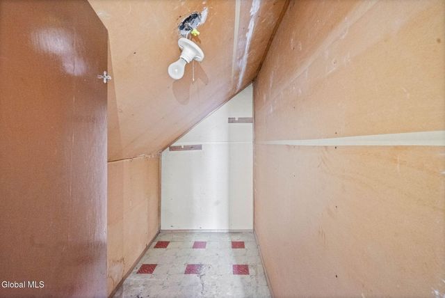 1815 Curry Road, Rotterdam, NY 12306