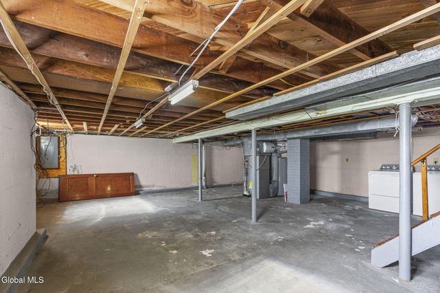 1815 Curry Road, Rotterdam, NY 12306