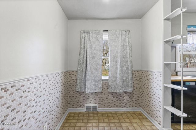 1815 Curry Road, Rotterdam, NY 12306