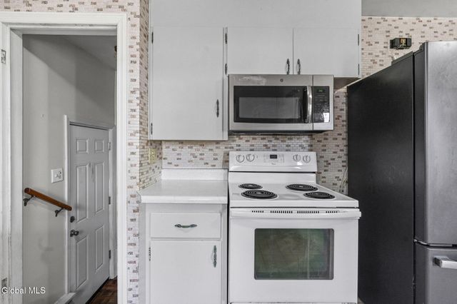 1815 Curry Road, Rotterdam, NY 12306