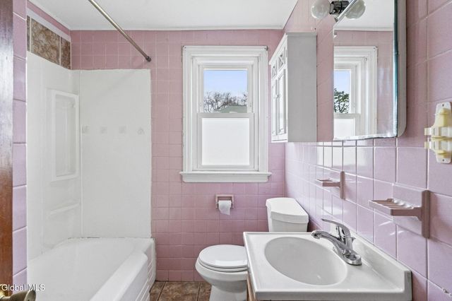 1815 Curry Road, Rotterdam, NY 12306