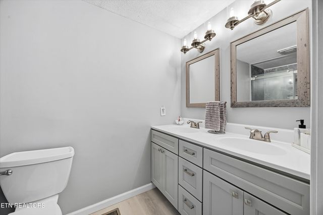 6212 Nine Mile Rd, Maryville, TN 37801