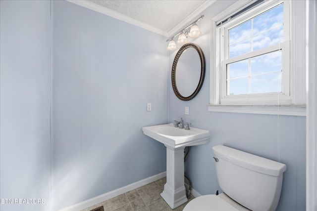 6212 Nine Mile Rd, Maryville, TN 37801